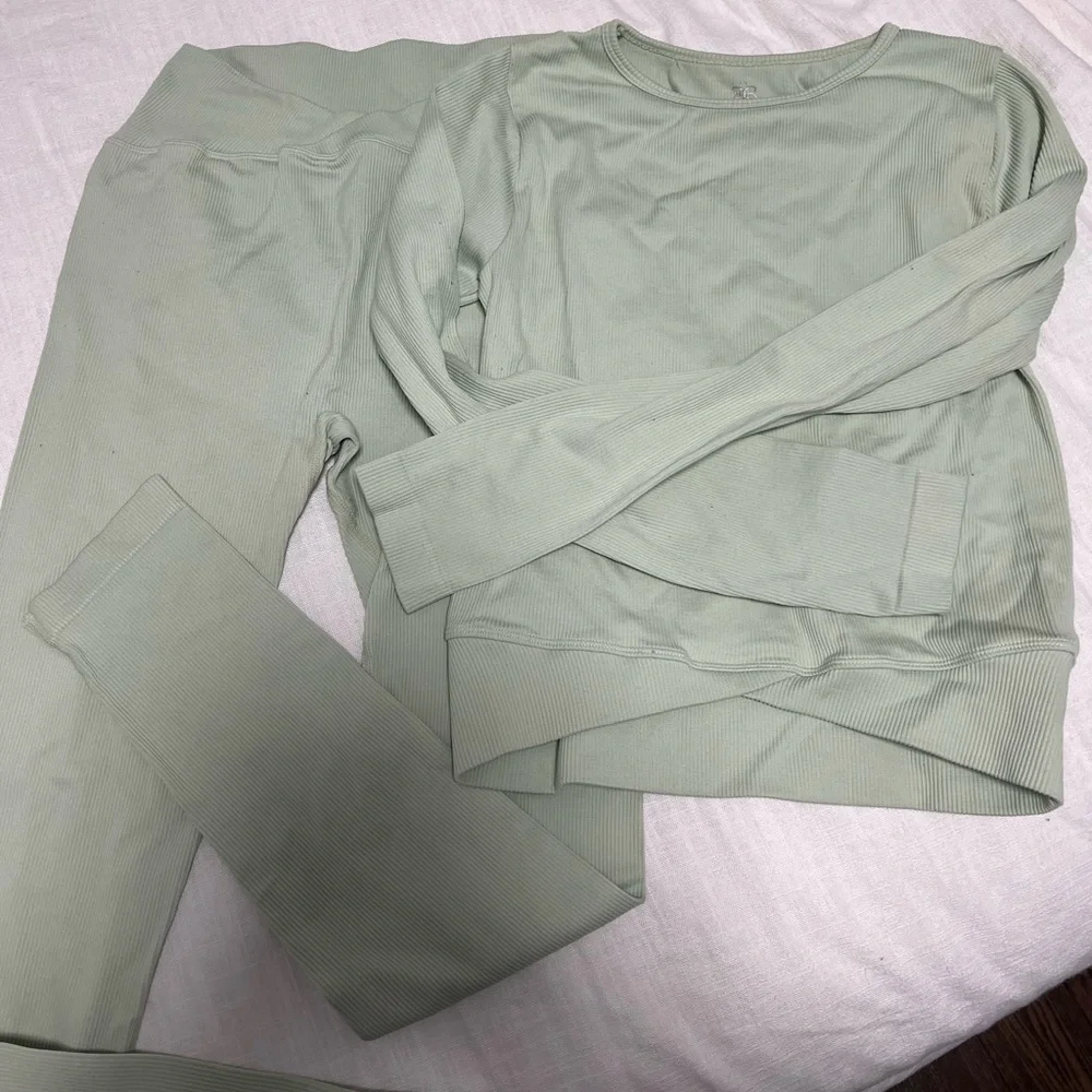 Legging Set - Picture 3 of 3